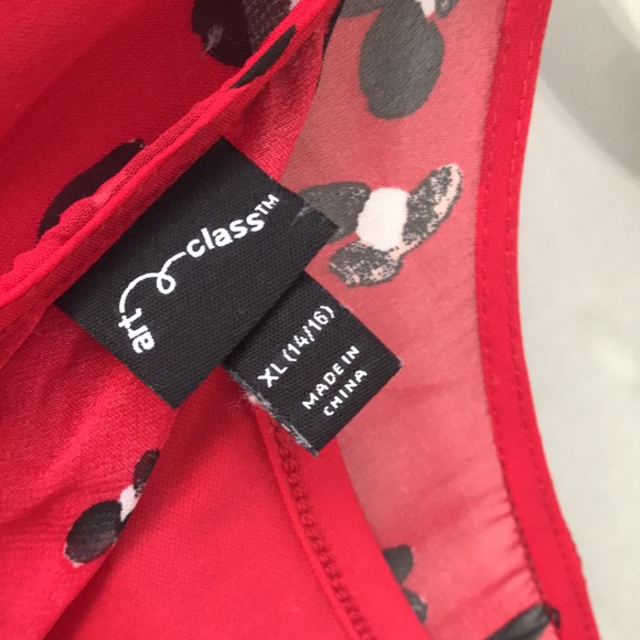 Red blouse - Picture 3 of 5